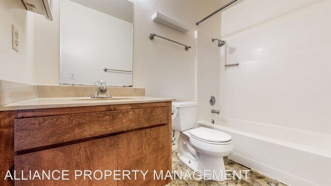 Building Photo - 3 br, 2 bath House - 72 Kingston Lane (Way