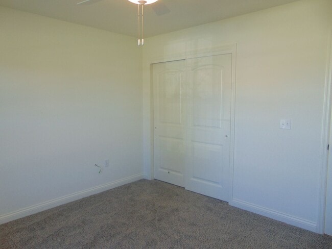 Building Photo - Sensational 3 Bed 2 Bath House!