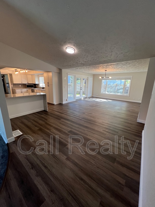 Building Photo - 8205 N General Lee Way