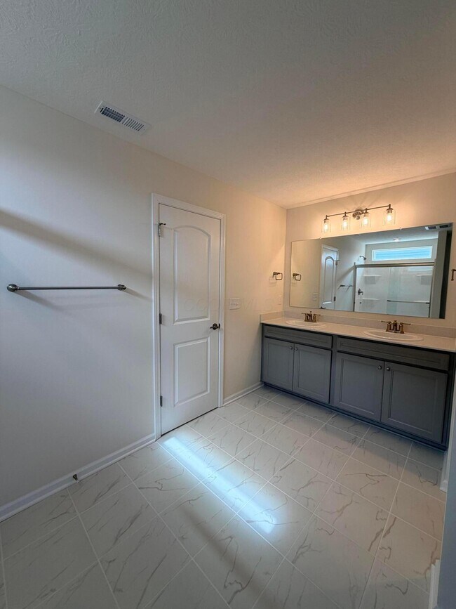 Building Photo - 1315 Red Tail Pl