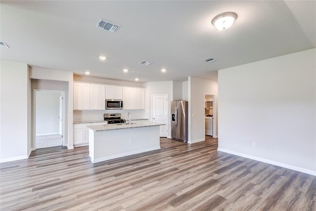Building Photo - 4905 Hazelnut Ln