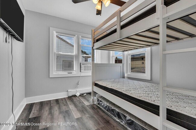 Building Photo - 39 Sheridan Ave