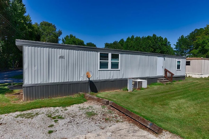 Building Photo - 415 W Limestone Rd