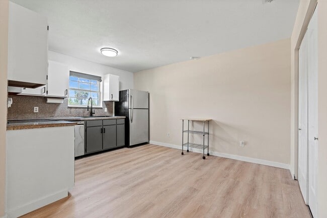 Building Photo - 1845 Old Moultrie Rd