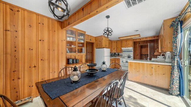 Building Photo - Lovely home with lake views available for ...