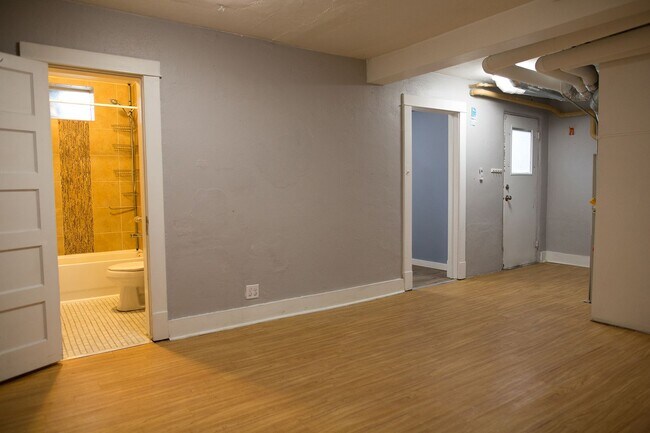 Building Photo - Terrific Basement Unit