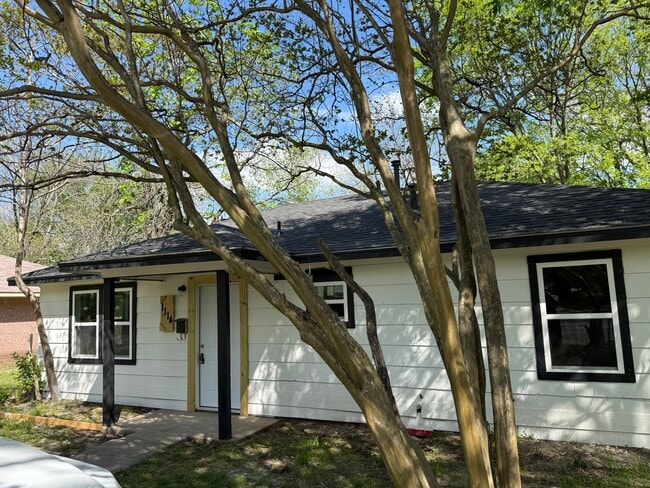 Building Photo - 1114 Blackburn St