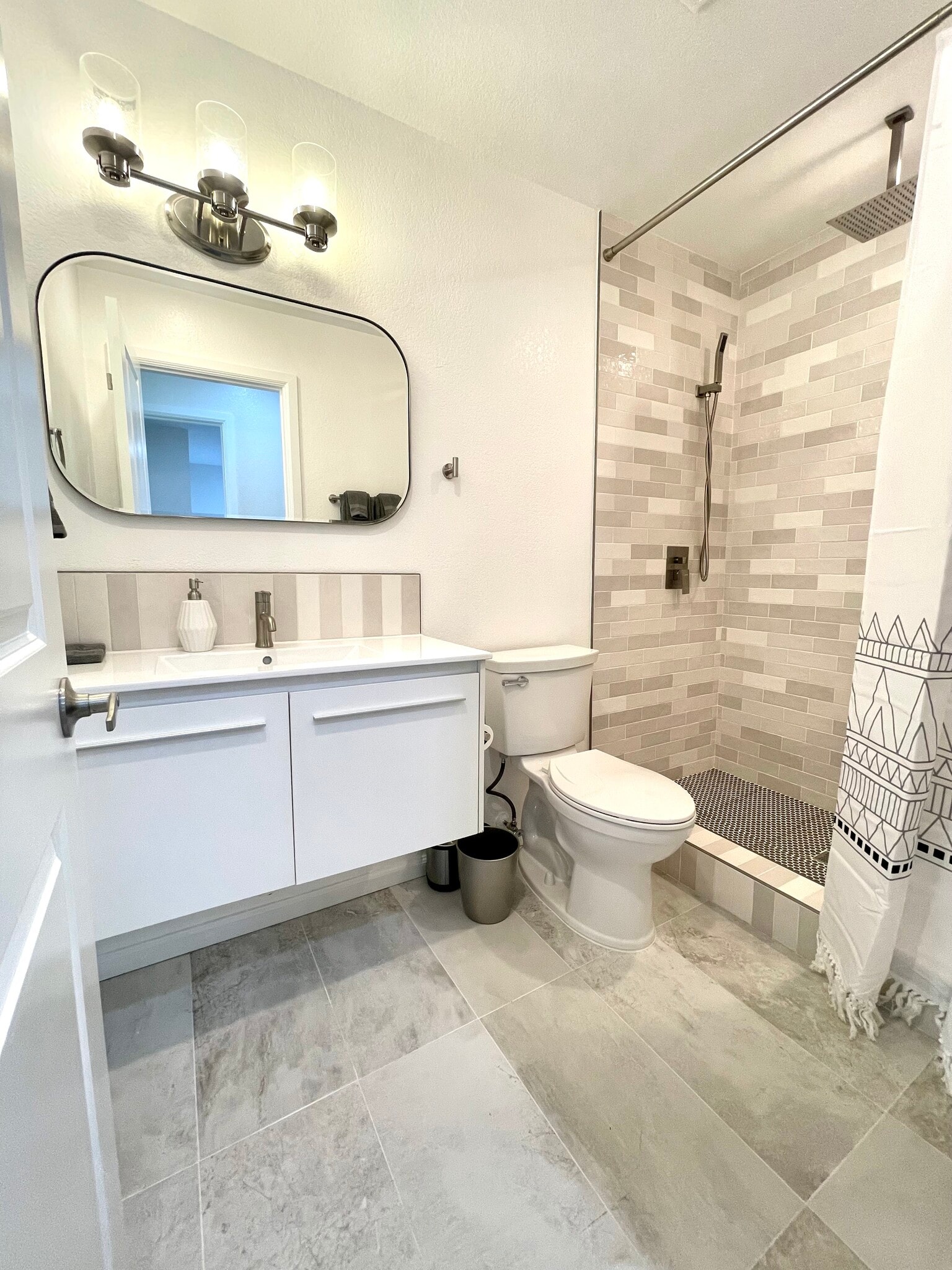 2nd full bathroom with guest rain showerhead - 7084 Hillview Rd