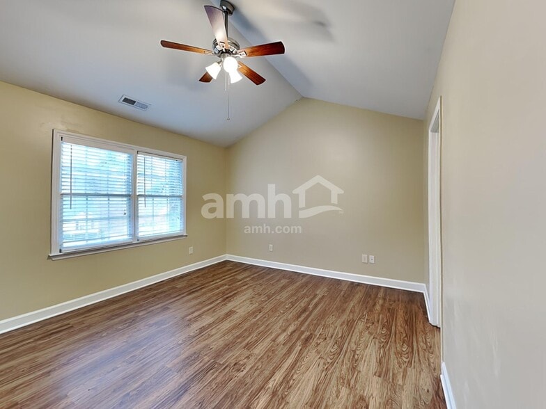 Building Photo - 993 Kintail Ct