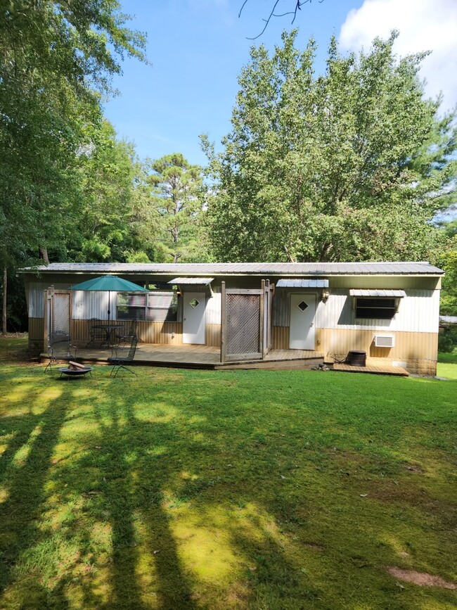 Building Photo - 1162 12 Oaks Cir