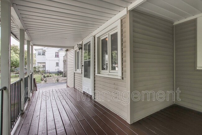 Building Photo - 3195 Whitethorn Rd