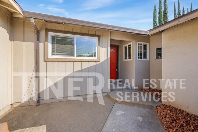 Building Photo - 2800 Sarina Ct