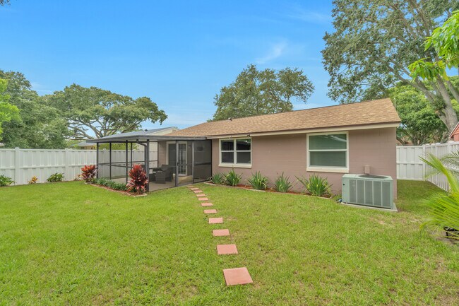 Building Photo - 12447 Mondragon Dr