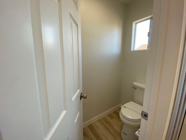 Building Photo - Beautiful Remodeled Home in Carlsbad Village!