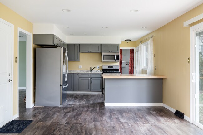 Building Photo - 207 Ridge Springs Ln