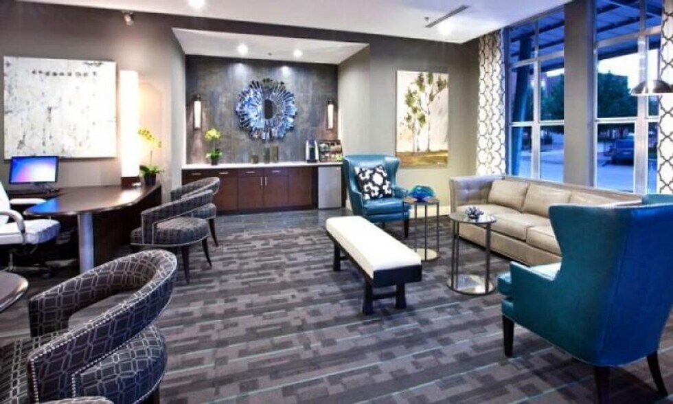 Building Photo - 15506 Quorum Dr
