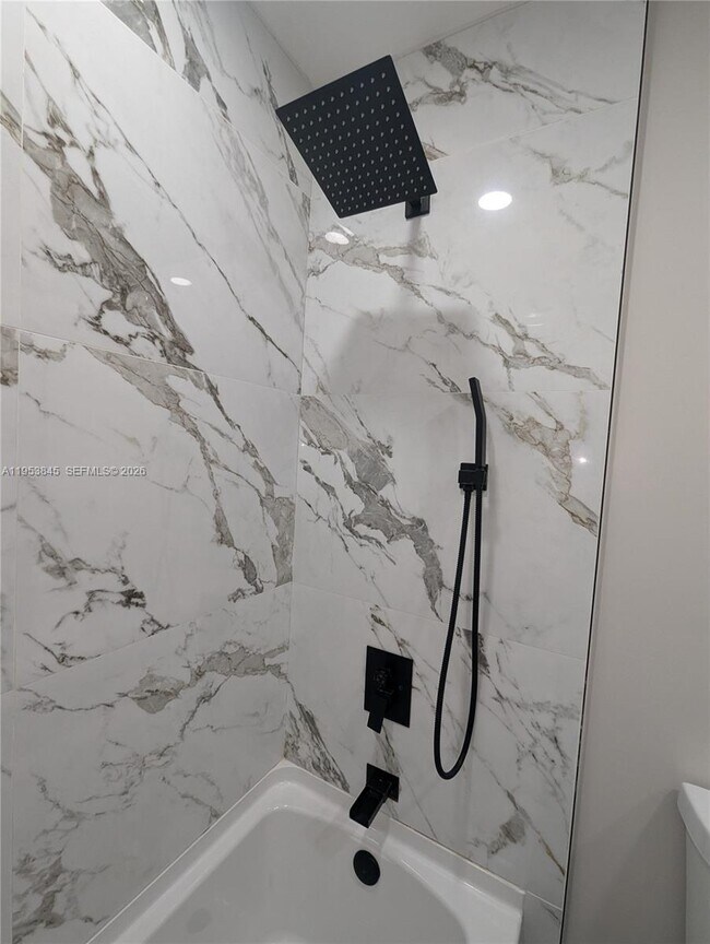 Building Photo - 641 NW 105th Way