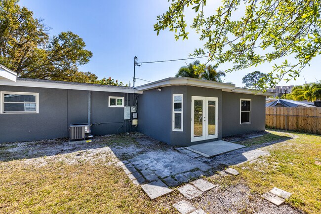 Building Photo - 4717 W Leila Ave