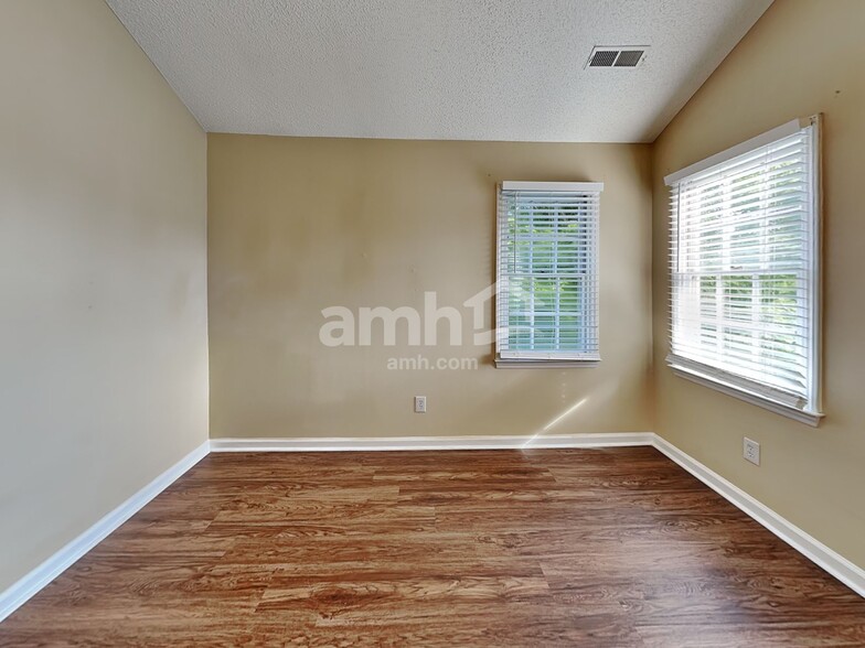 Building Photo - 3100 Twatchman Dr