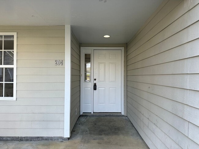 Building Photo - 204 Grandford Pl