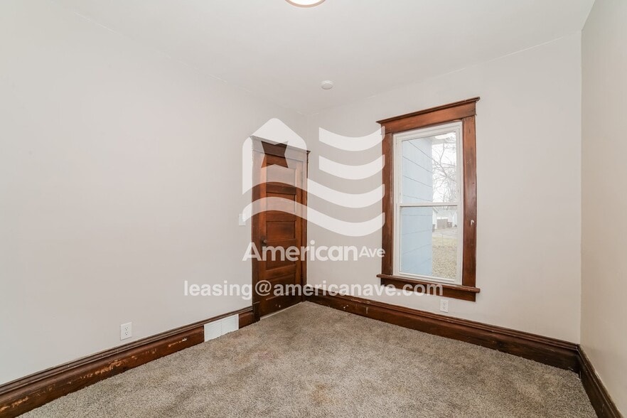 Building Photo - 807 E Republic St