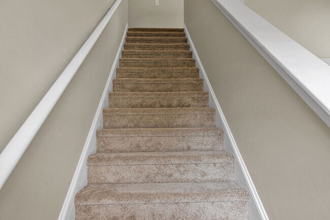 Building Photo - 106 Briar Hollow Dr