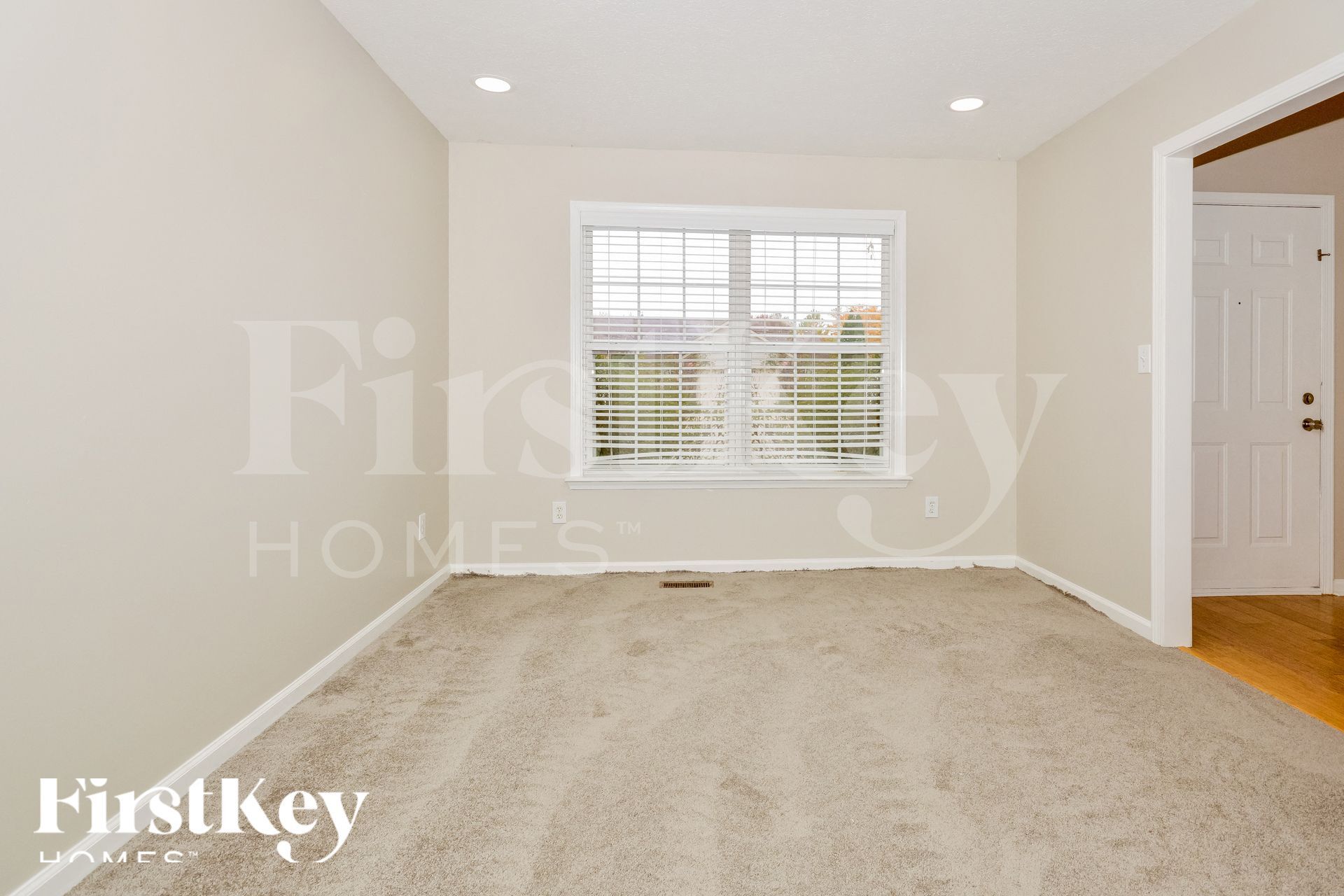 Building Photo - 7081 Village Oaks Dr