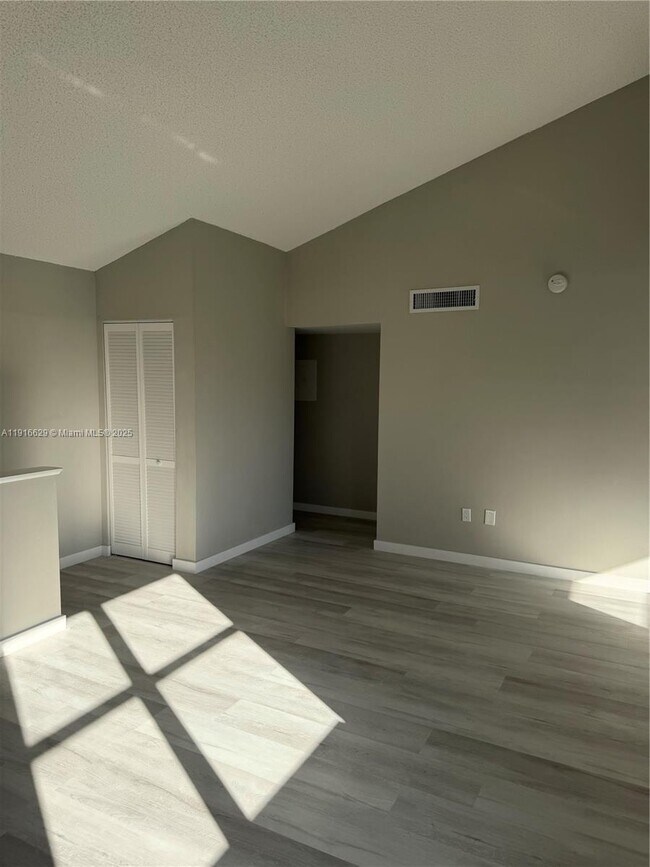 Building Photo - 10020 NW 9th St Cir