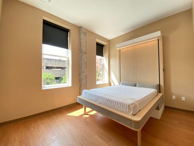 Building Photo - 83 Hanover St