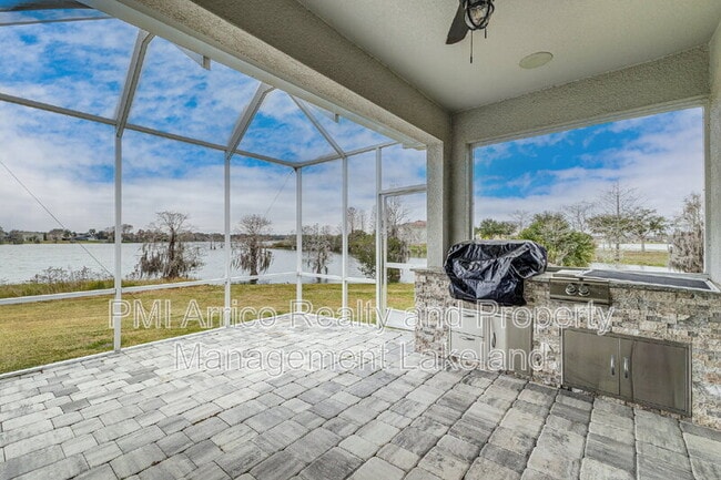 Building Photo - 2609 Village Lakes Blvd