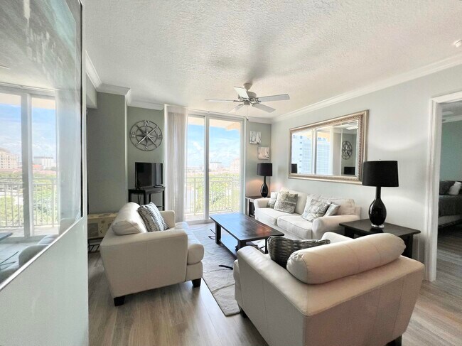 Building Photo - 610 Clematis St