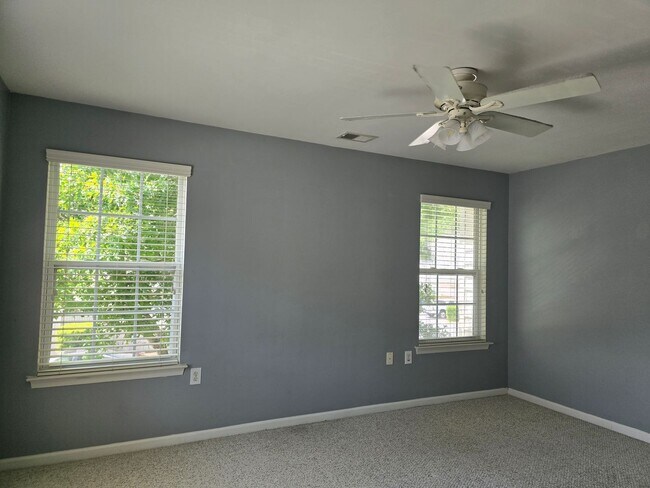 Building Photo - 4424 Duffy Dr