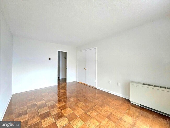 Building Photo - 1280 21st St NW