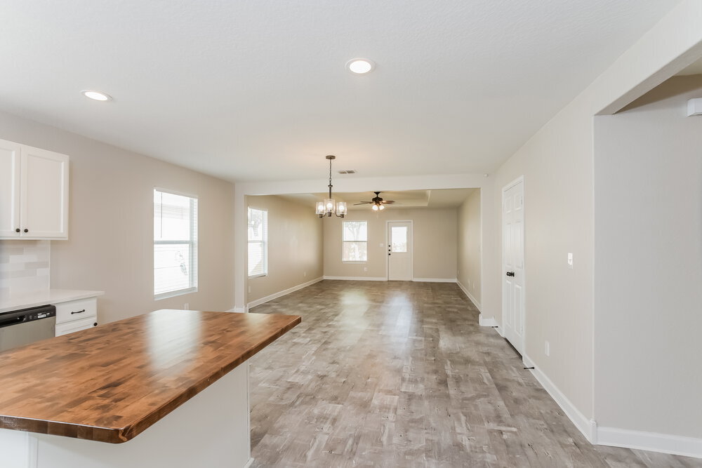 Building Photo - 8963 Oakwood Park