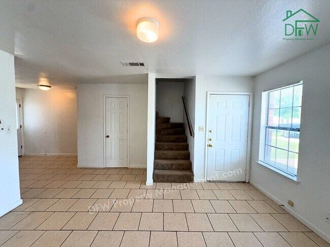 Building Photo - 2-Bed, 1.5-Bath Townhome in Celina ISD