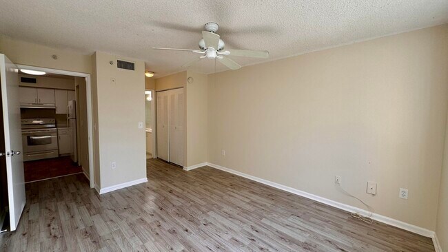 Building Photo - 7808 Sonoma Springs Cir