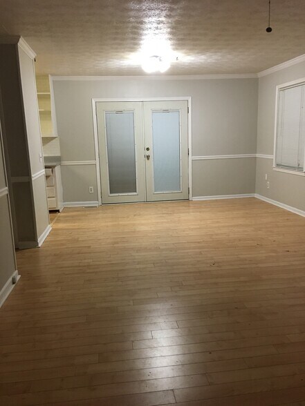 Building Photo - 4001 Scarlett Ln