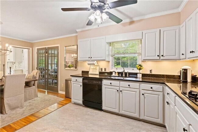 Building Photo - Charming Northside Opelika Home w/ Basement