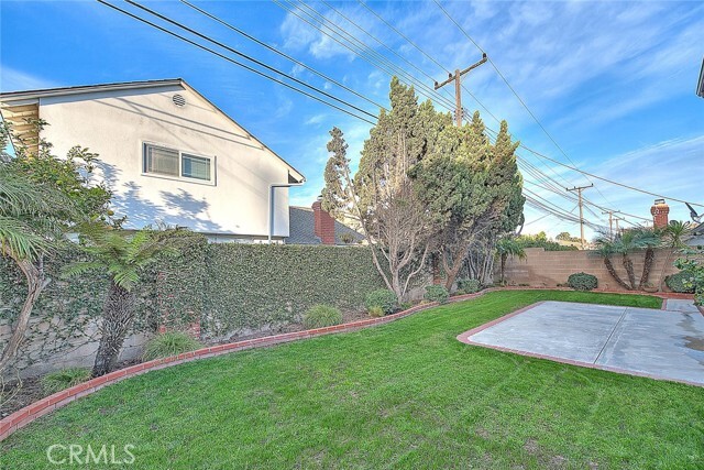 Building Photo - 3657 Sara Dr