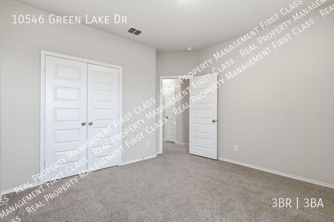 Building Photo - 10546 Grn Lk Dr