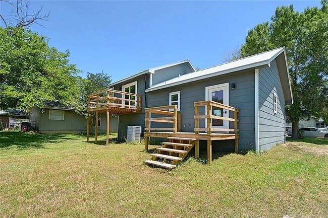 Building Photo - 2902 Katy St