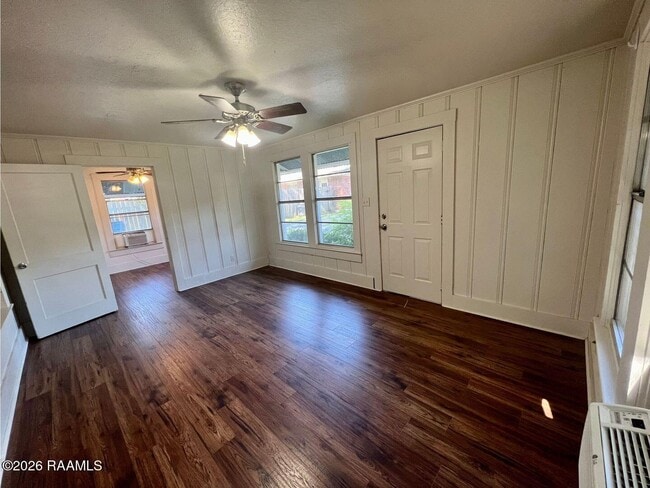 Building Photo - 503 Southdown Pl