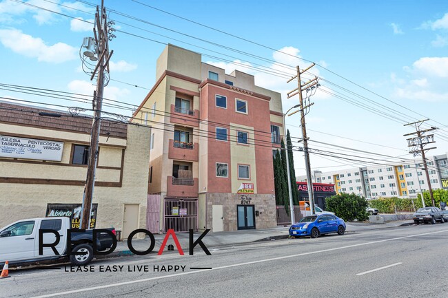 Building Photo - Incredible One Bedroom with Central Heat &...