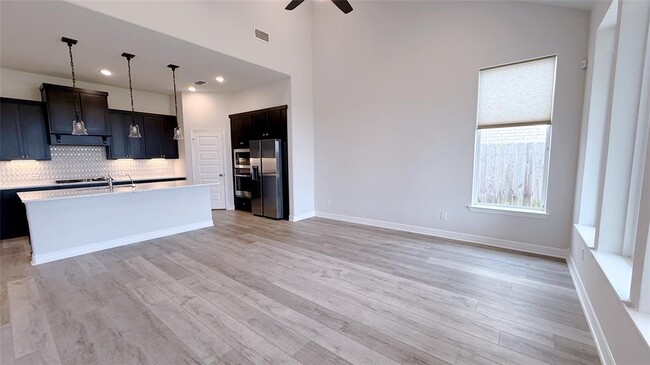 Building Photo - 28922 Hauter Wy