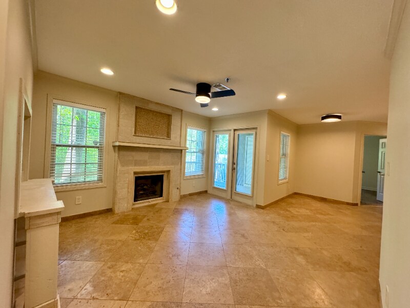 Building Photo - 2144 River Heights Ct SE