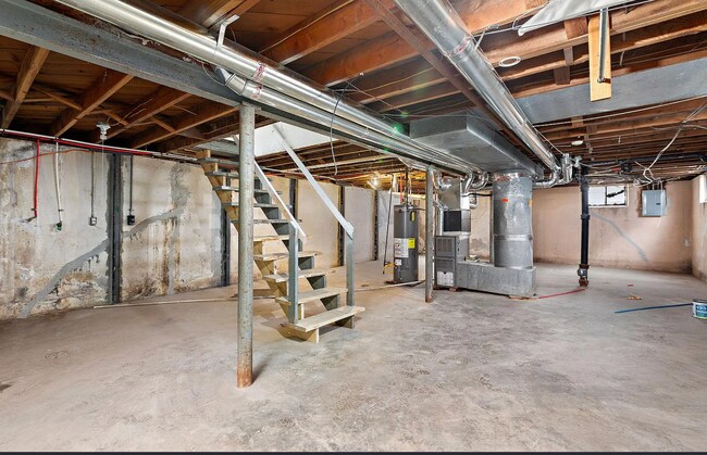 Building Photo - 6455 Chestnut Ave
