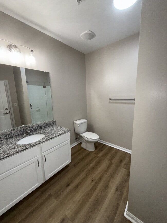 Building Photo - 222 Town Center Dr