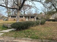 Building Photo - 3/2/2 Fenced Yard LISD Pet Friendly