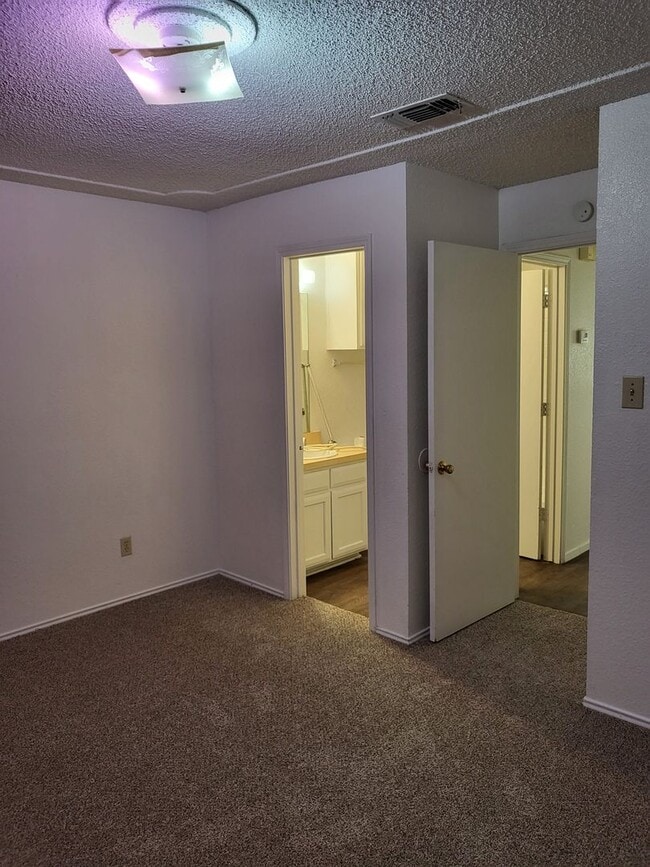 Building Photo - 1209 Avondale Ct
