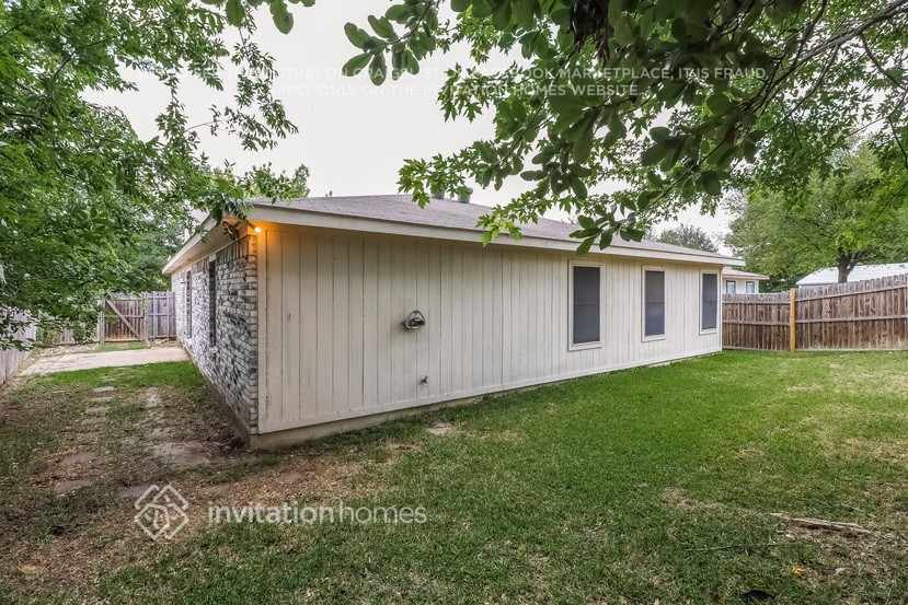 Building Photo - 5813 Northfield Dr